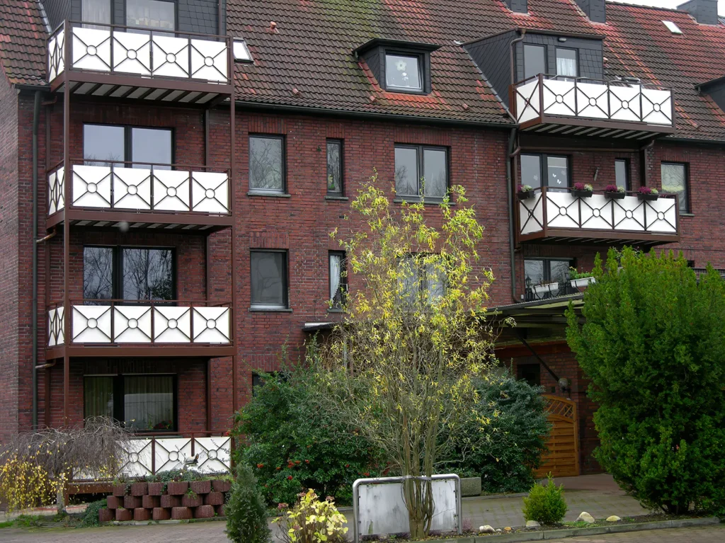 Mehrfamilienhaus mit neuer Balkonanlage